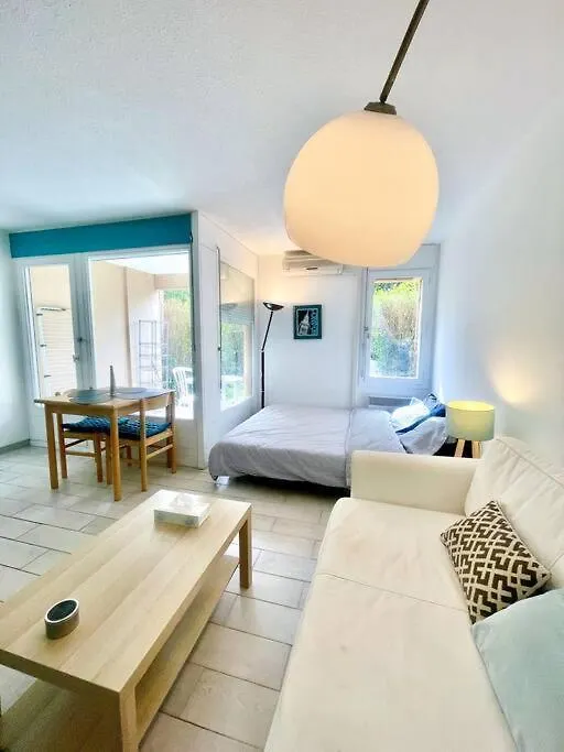 Cozy Apartment By The Border 페르네이 볼테르 프랑스
